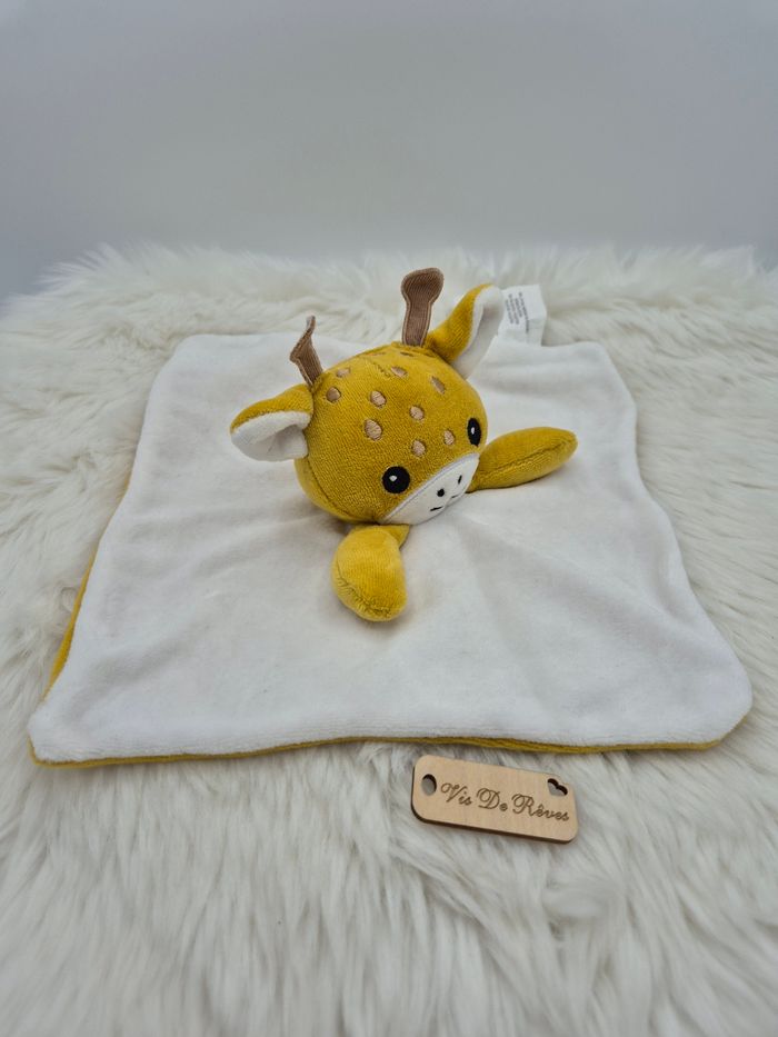 Doudou plat Girafe jaune moutarde blanc Siplec E. Leclerc