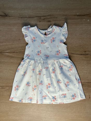 Robe H&M 6-9 mois neuve 🌸