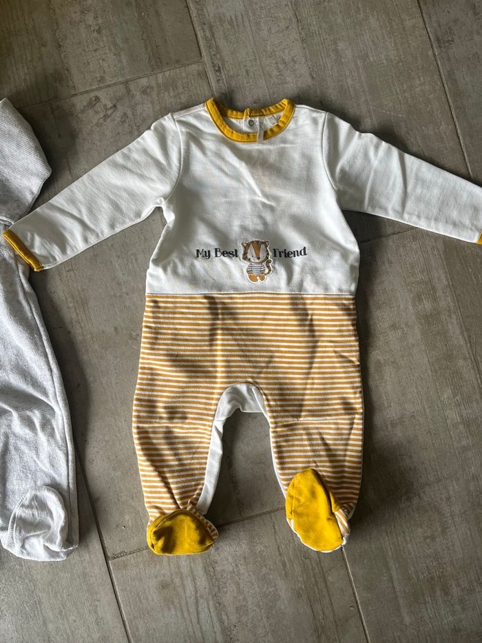 Lot de pyjamas - photo numéro 4
