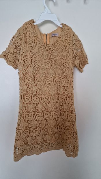 Robe en guipure taille 8 ans