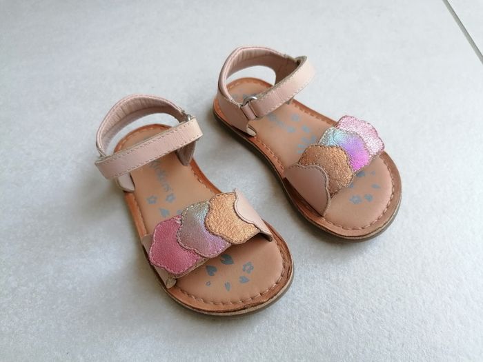 Superbes 😍 sandales 'Kickers' - photo numéro 2
