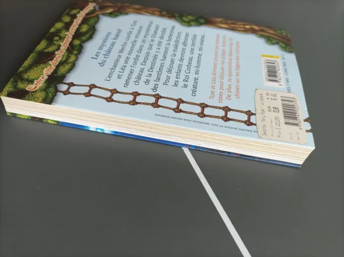 Livre enfant les mystères du château hanté La cabane magique - photo numéro 5