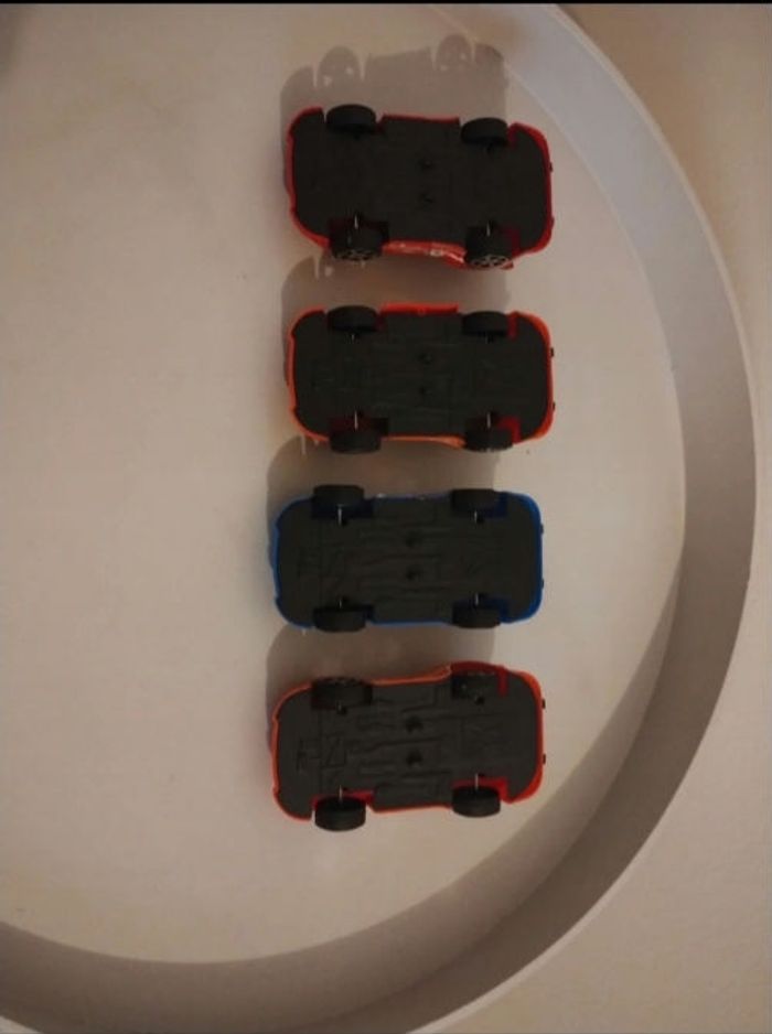 Lot de 4 voitures de course - photo numéro 5