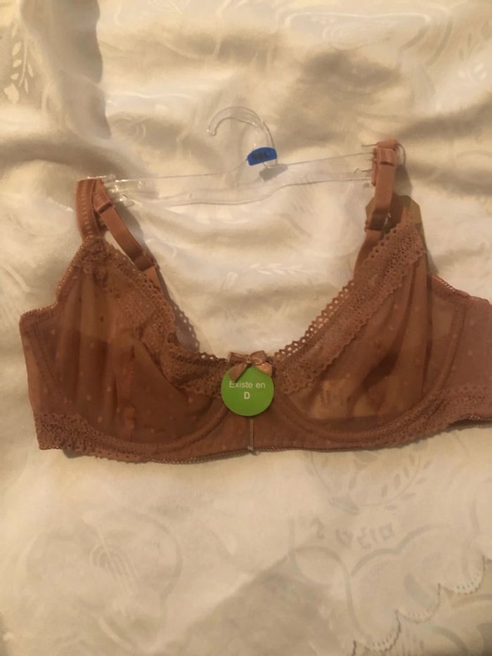 Soutien gorge 90C neuf rose poudre