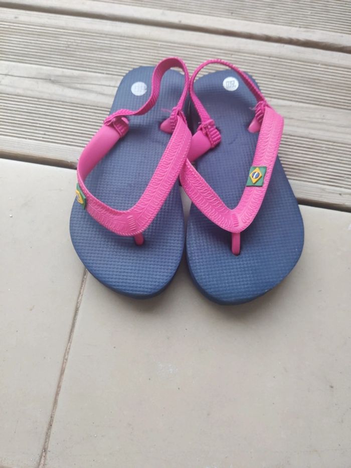 Tongs bleu et rose taille 26 27 - photo numéro 2
