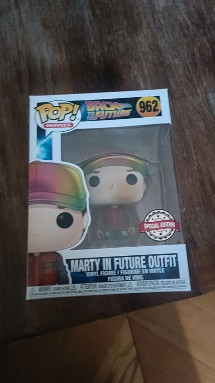 Funko pop Marty in future outfit rainbow 962