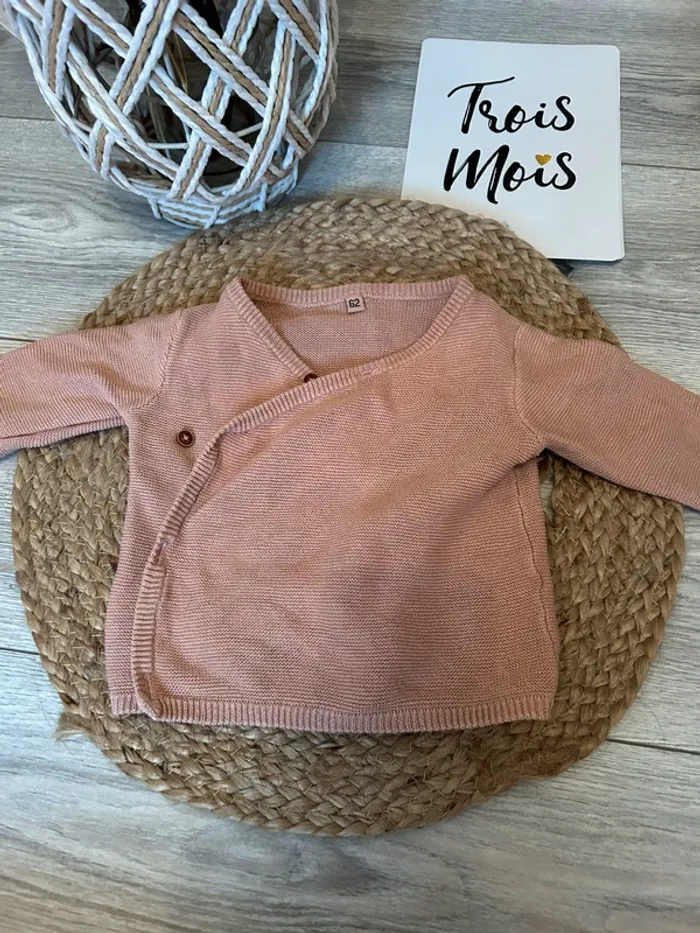 Gilet croisé 3 mois - photo numéro 2