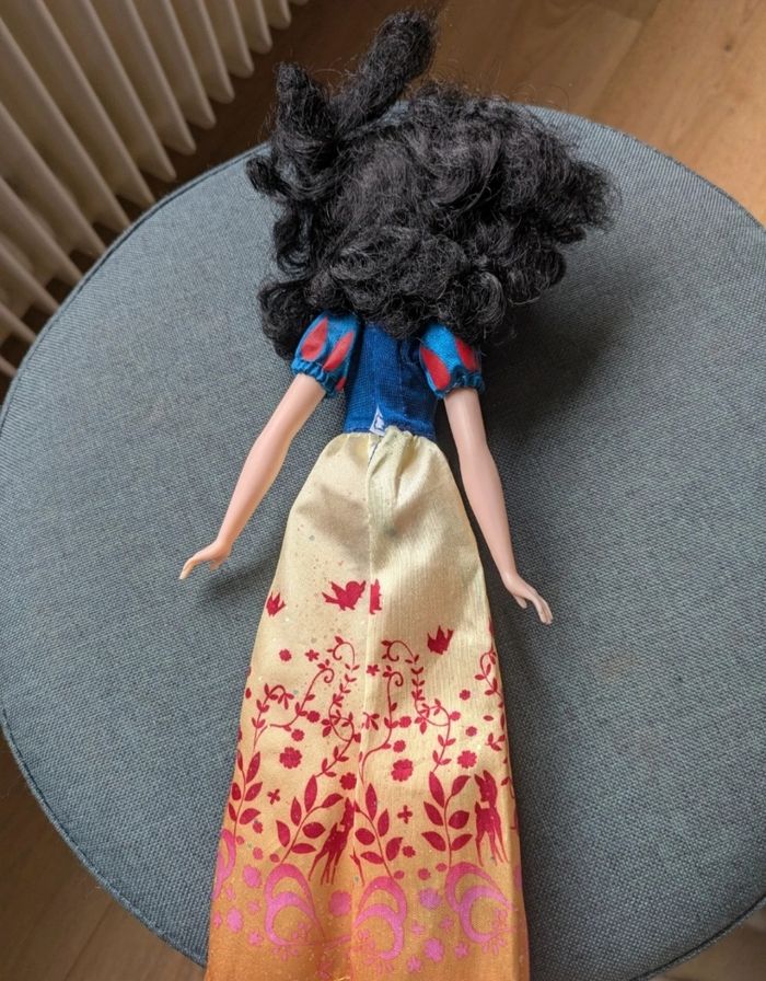 Poupée - blanche neige - photo numéro 2