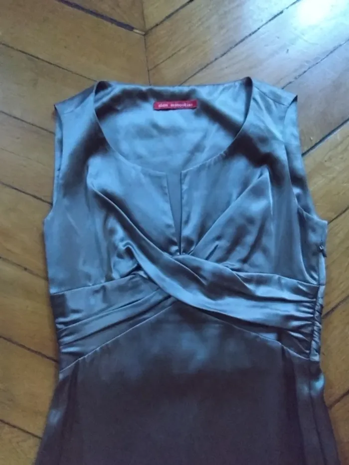 robe de soirée satinée Alain Manoukian t 36 100 % soie - photo numéro 4