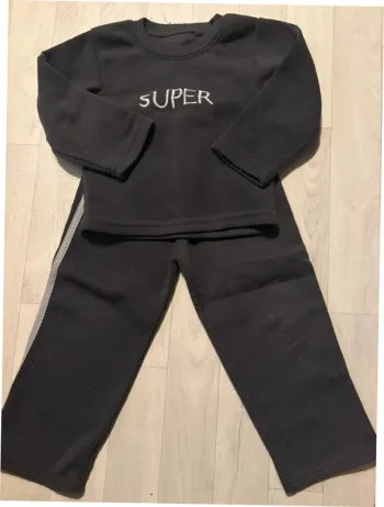 Petit jogging gris foncé, 3 ans bouloché