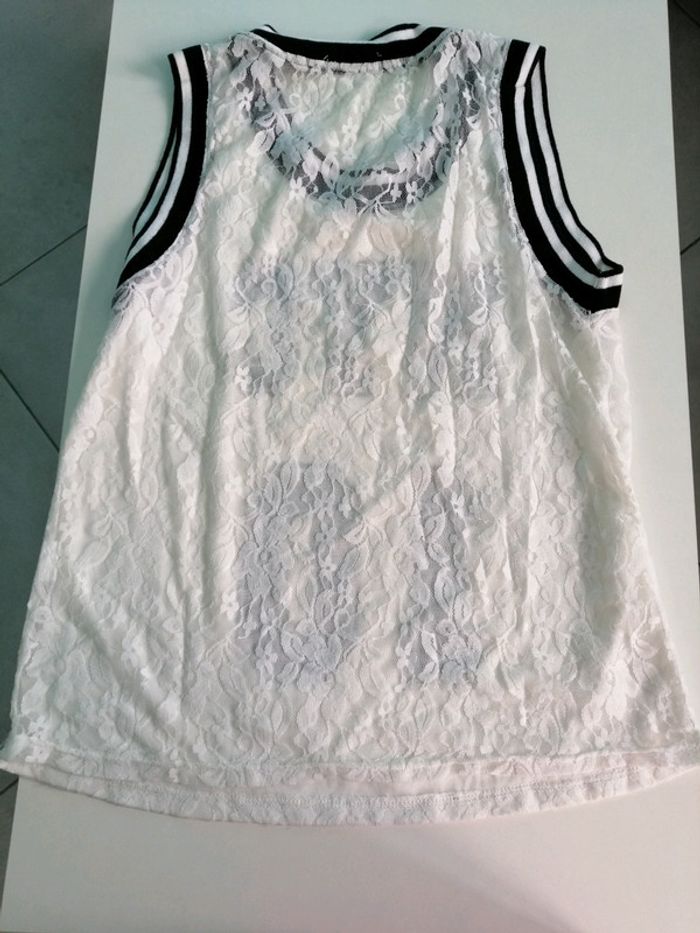 Haut de basket en dentelle noir et blanc NYC - photo numéro 2