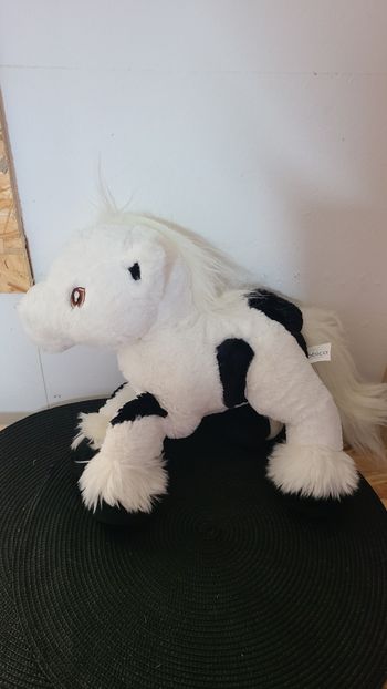 Peluche parlante doudou poney cheval blanc noir Cobico 33 cm