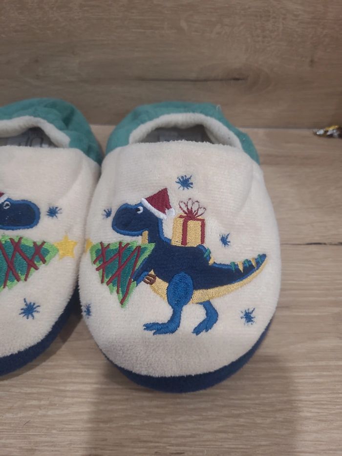 Pantoufles dinosaures🦖 - photo numéro 2
