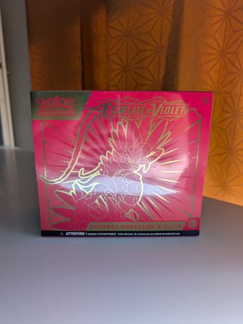 ETB Pokémon Écarlate et Violet Neuve et Scellée