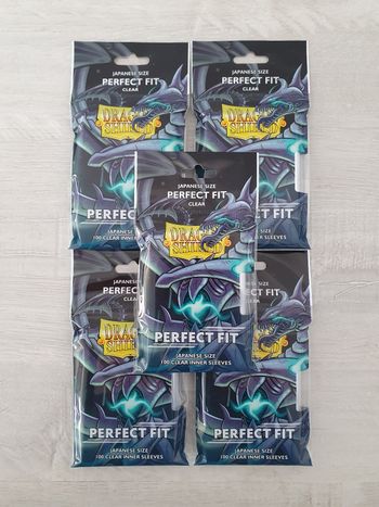 Lot de 5 paquets de 100 sleeves Dragon Shield Perfect Fit Mini 
