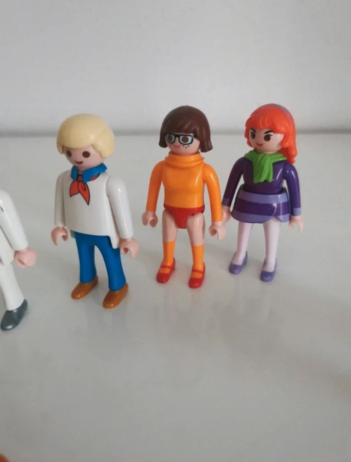 Playmobil lot personnage et chien scooby doo shaggy Samy Véra Daphné Fred et Chien Scooby-Doo - photo numéro 3
