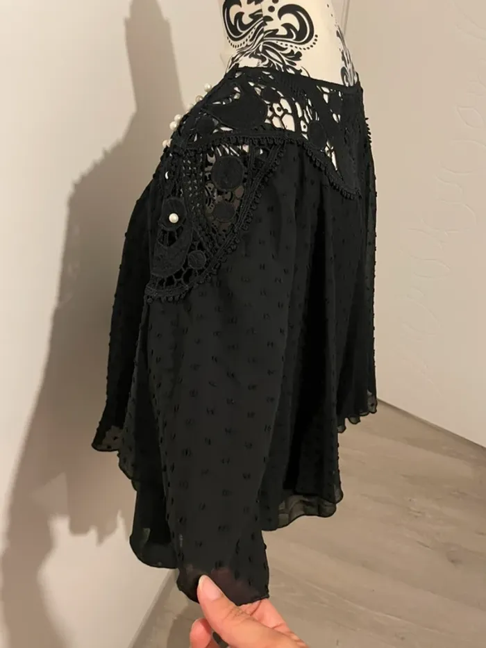 Blouse noir Voyelles manches cloche dentelle et perles S/M - photo numéro 6