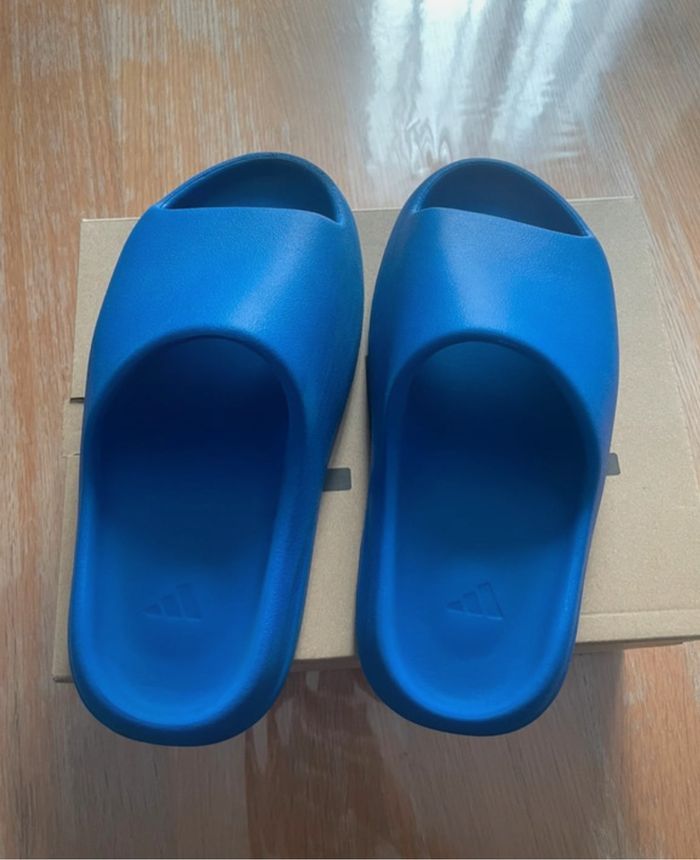 Yeezi bleu 43
