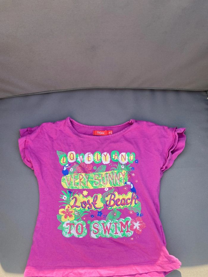 Lot 2 TEE shirt 5 ans