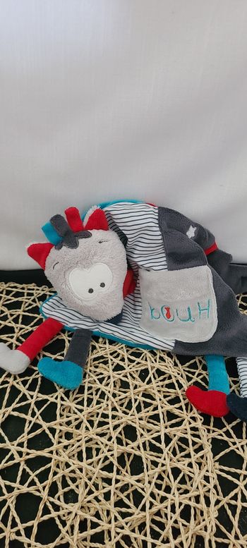 Doudou plat loup Mister Bouh gris bleu noir rayé SAUTHON