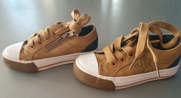 Chaussures T.23 - photo numéro 2