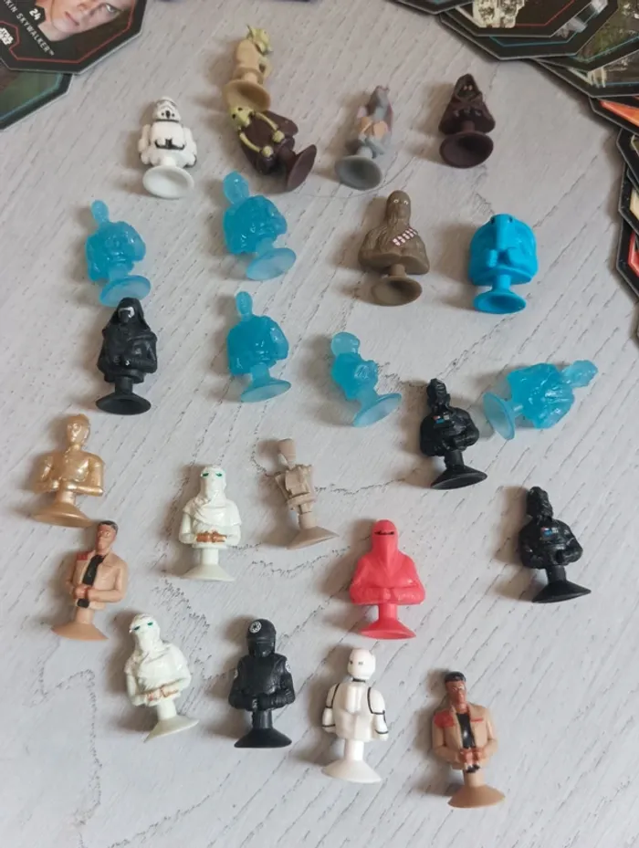 Lot stars Wars cartes+ figurines - photo numéro 3