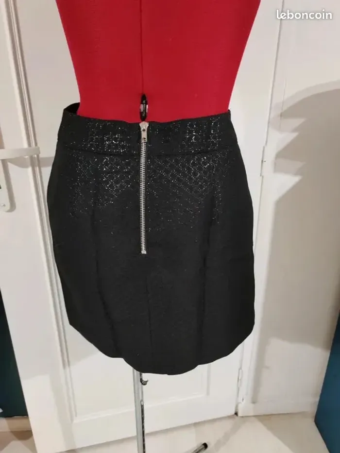 Jupe courte - photo numéro 3