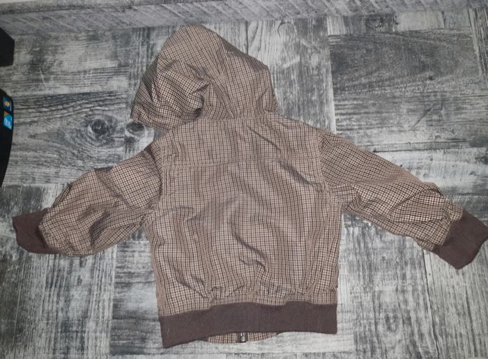 Veste coupe vent 18 mois - photo numéro 2