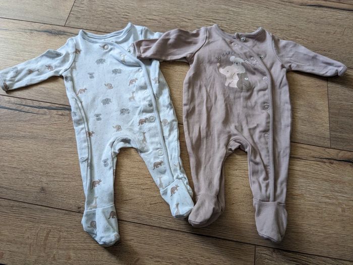 Lot pyjamas naissance C&A - photo numéro 2