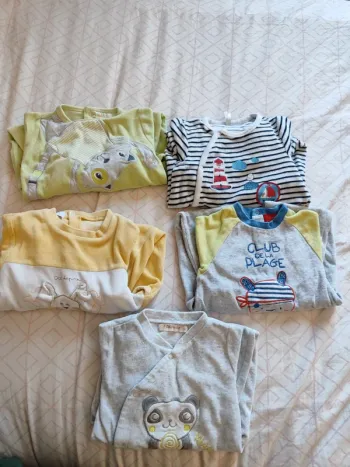 Pyjamas 9 mois