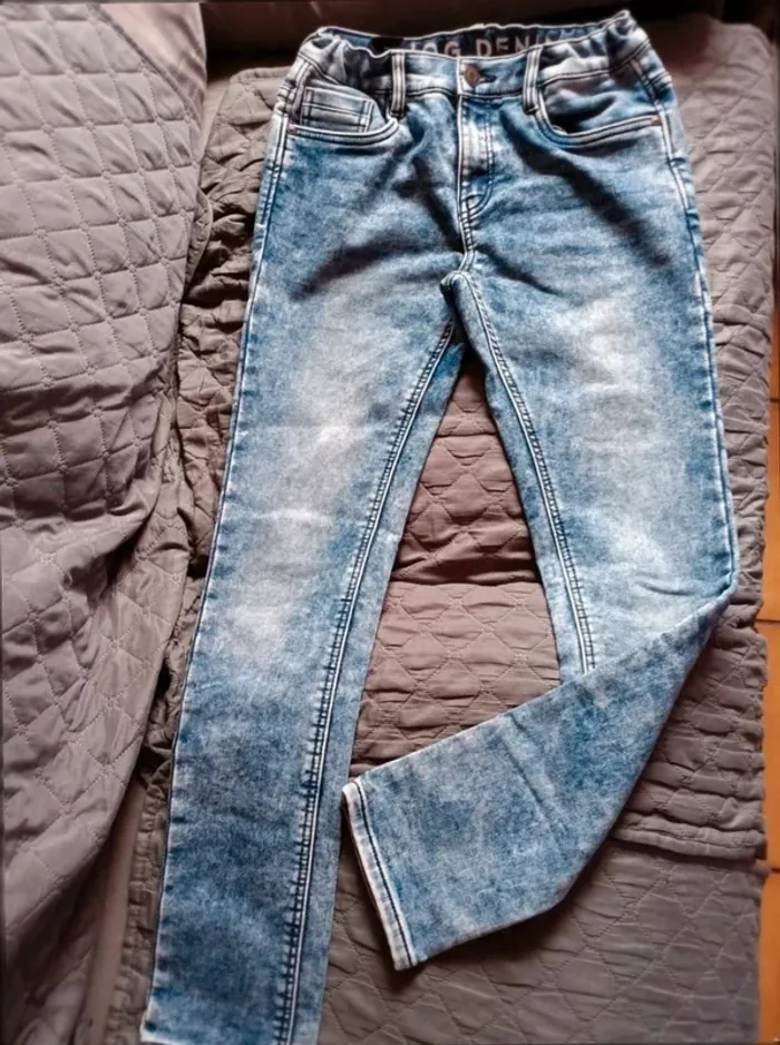 Jean  jog  C&A très  bon  état  13  ans