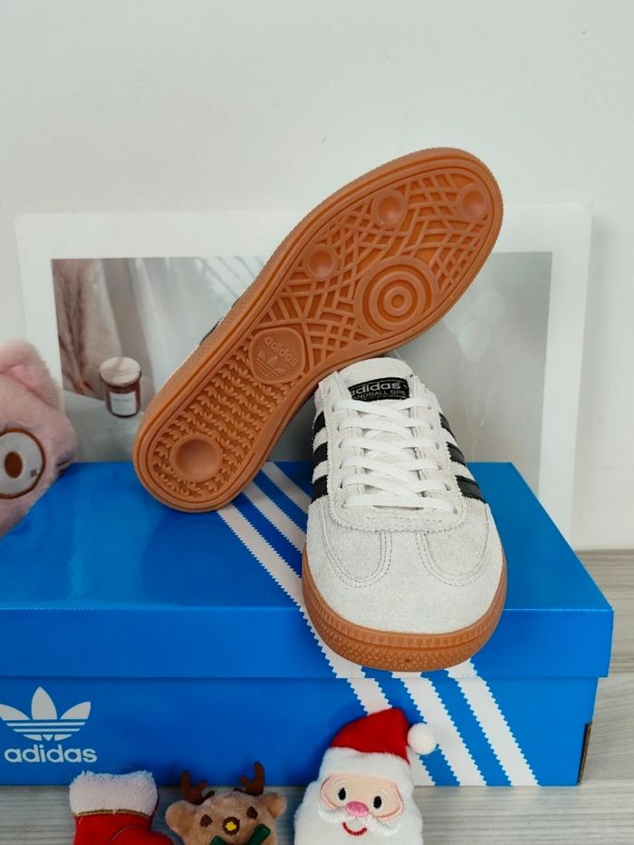 Nouveau Adidas Originais Handball Spezial Beige - Taille 42 - photo numéro 2
