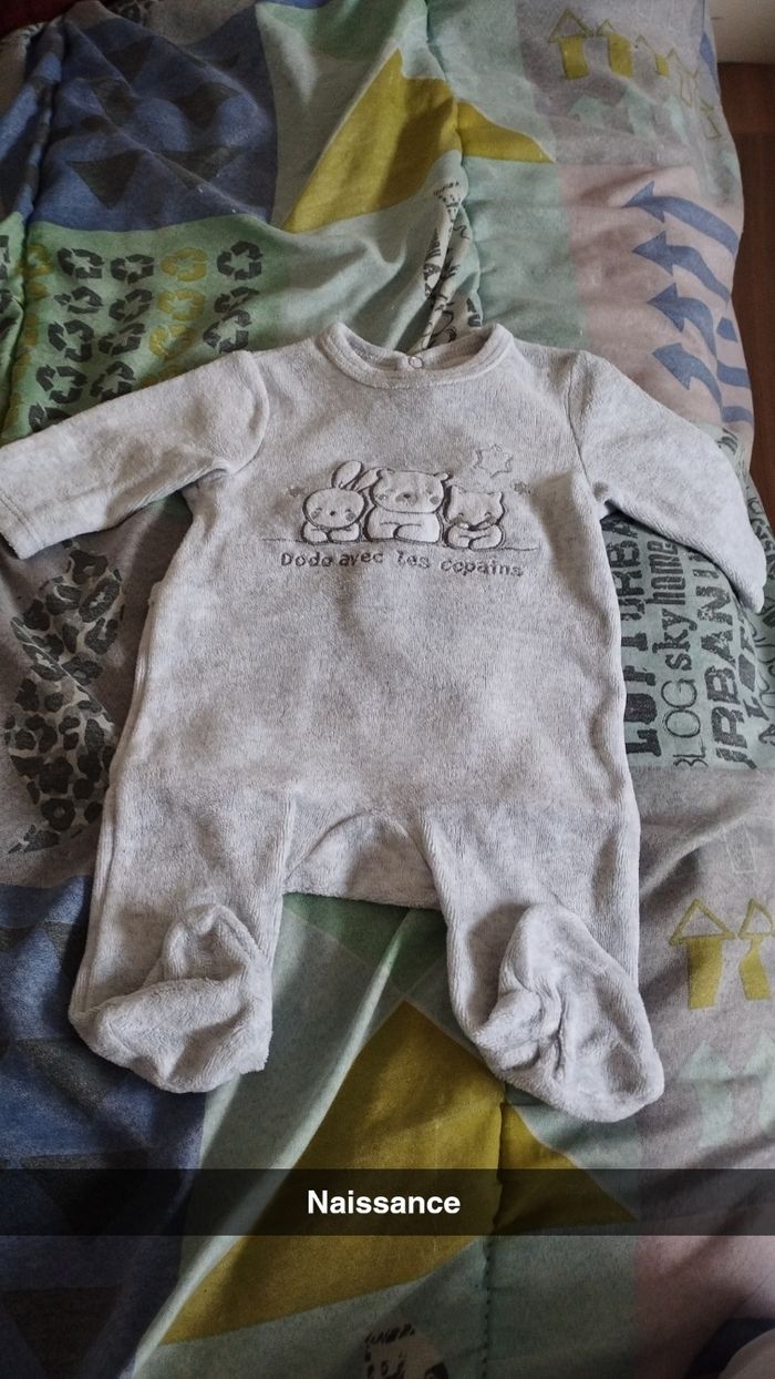 Lot vêtements pratiquement jamais porté - photo numéro 5