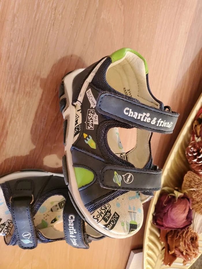 Sandales à scratch chaussea très bon état Taille 22 - photo numéro 8