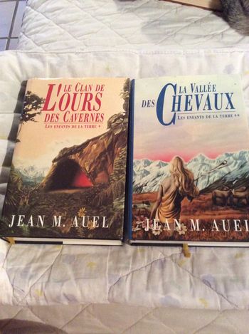 #Jean M. Auel  les enfants de la terre