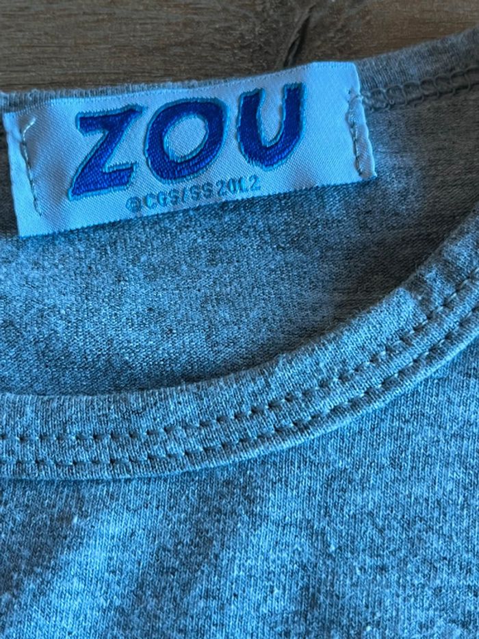 Je vend le lot de 2 haut manches longues fille taille 4 ans mais sa taille grand très bon état - photo numéro 7