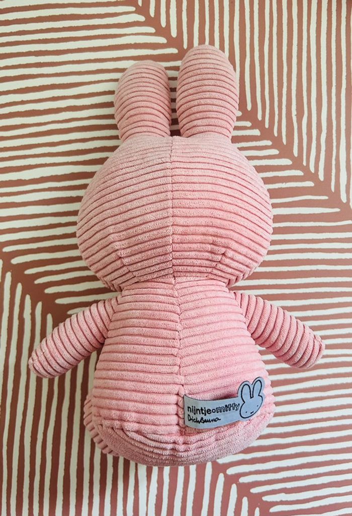 Nijntje Miffy peluche rose 33 cm 🧸 - photo numéro 2