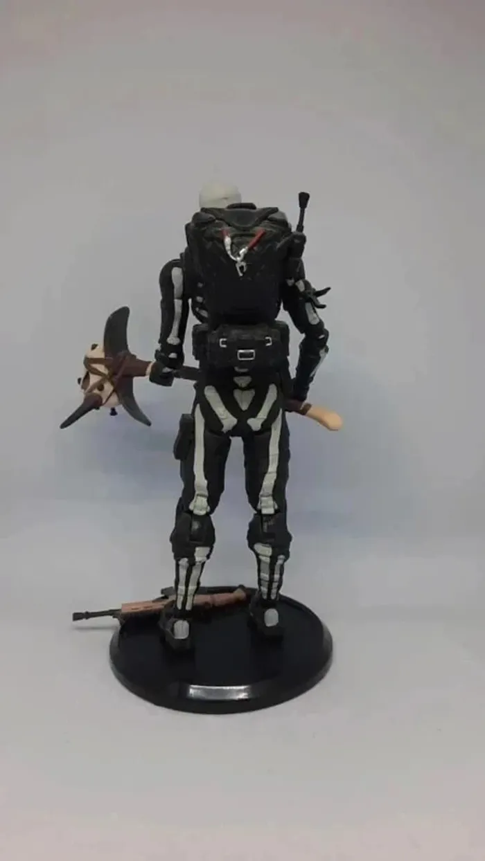Figurine Fortnite Skull Trooper - photo numéro 3