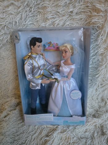 Barbie disney / poupée princesse cendrillon et prince charmant disney store - disneyland paris