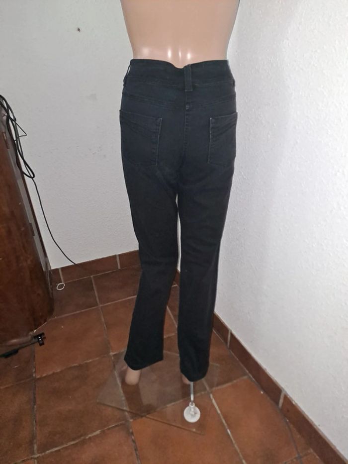 Jean femme taille 38 - photo numéro 2