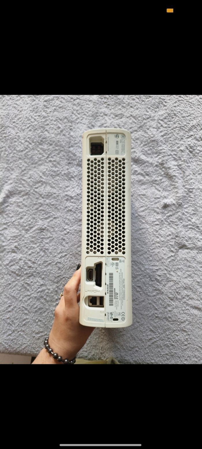 Xbox 360 blanche hs - photo numéro 3