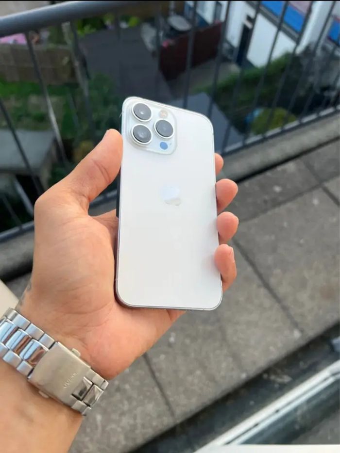 I P h o n e 16 pro max - photo numéro 4