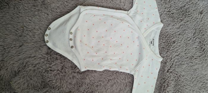 Un lot bodie de la naissance o -3mois pour fille - photo numéro 5