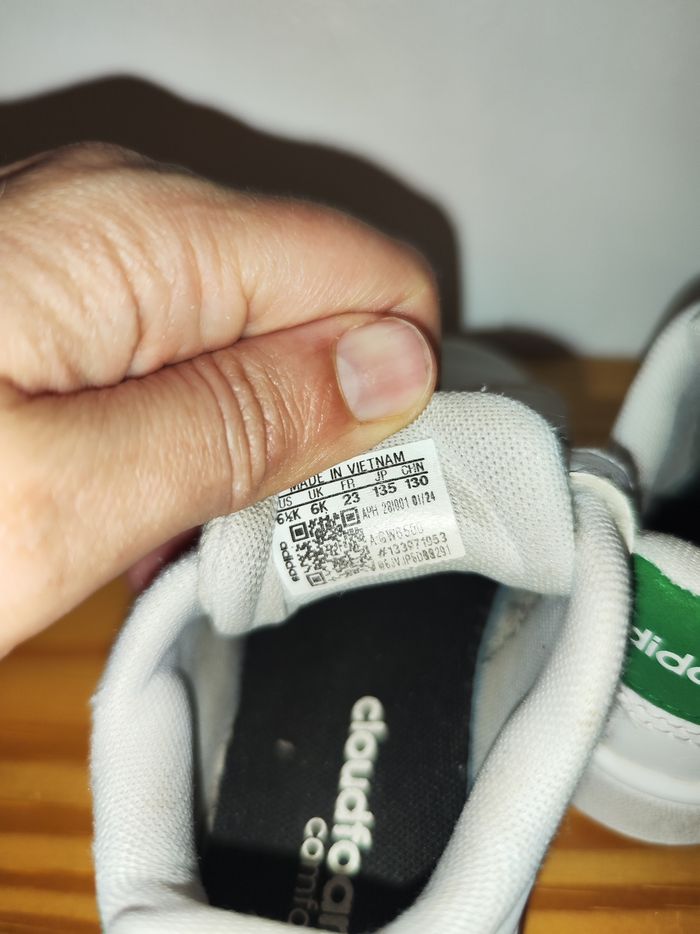 Basket adidas blanche et vert - photo numéro 6