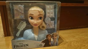 Tête à coiffer Elsa la reine des neiges