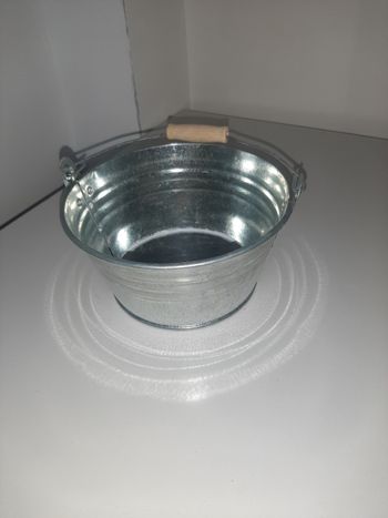 Pot en zinc avec anse 