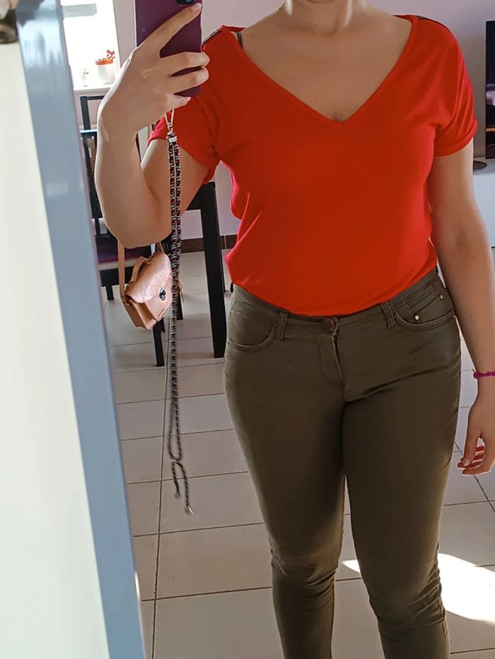 Blouse col en V avec bande noire et strass sur les épaules - taille S/M - neuf - pimkie - photo numéro 6