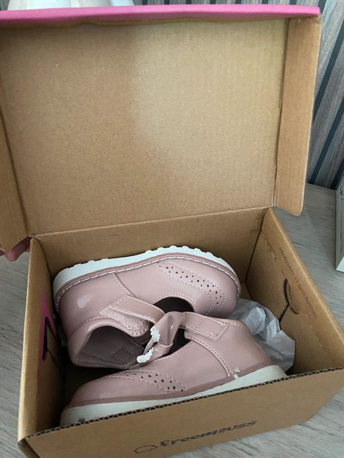 Chaussures taille 20 - photo numéro 6
