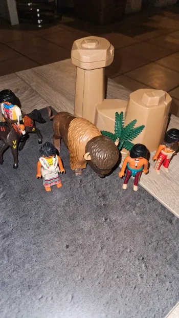 Bison et indien playmobil