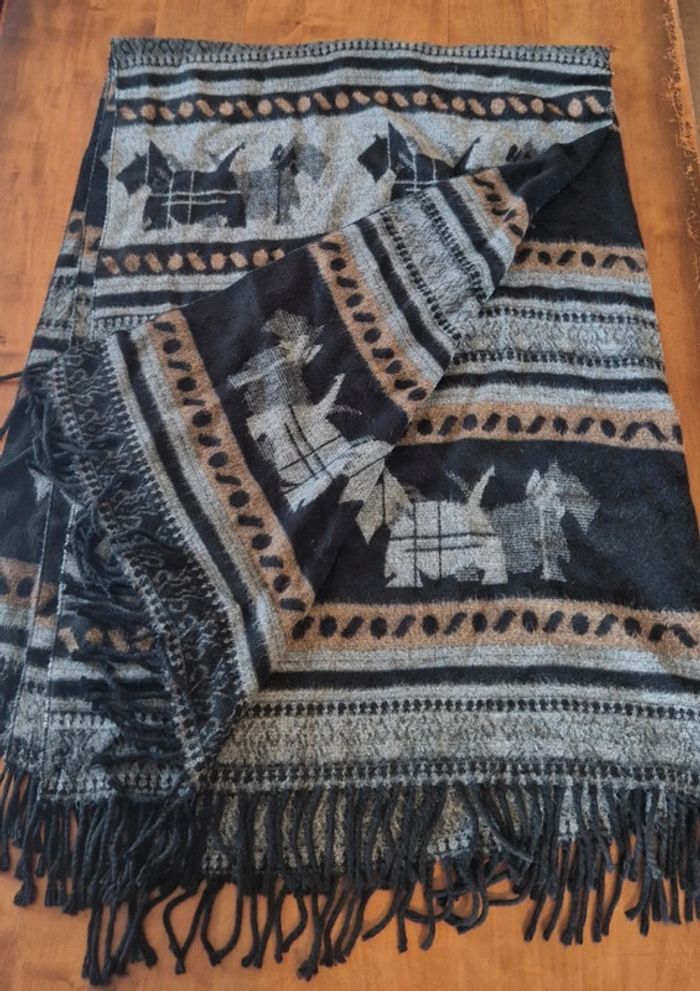 Grand poncho - photo numéro 1